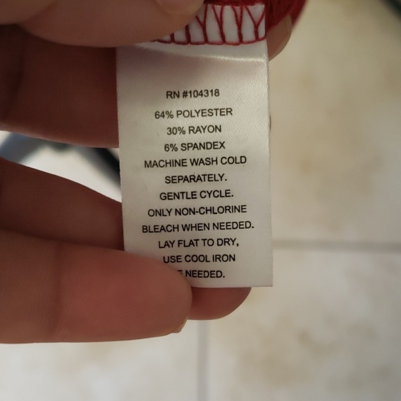 Derek Heart dress that hugs the hips gold buttons - Picture 6 of 6